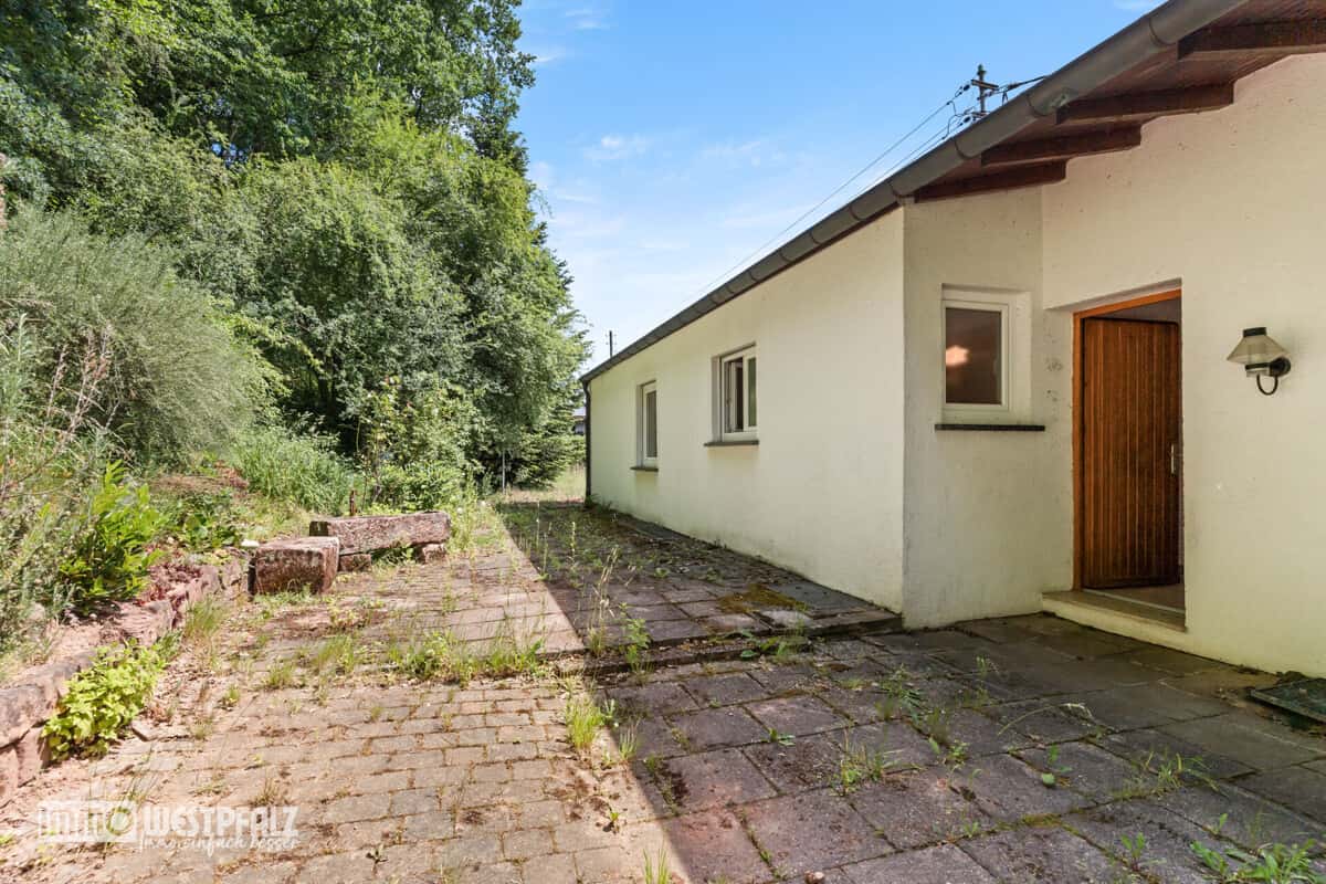 Rückseitige Terrasse
