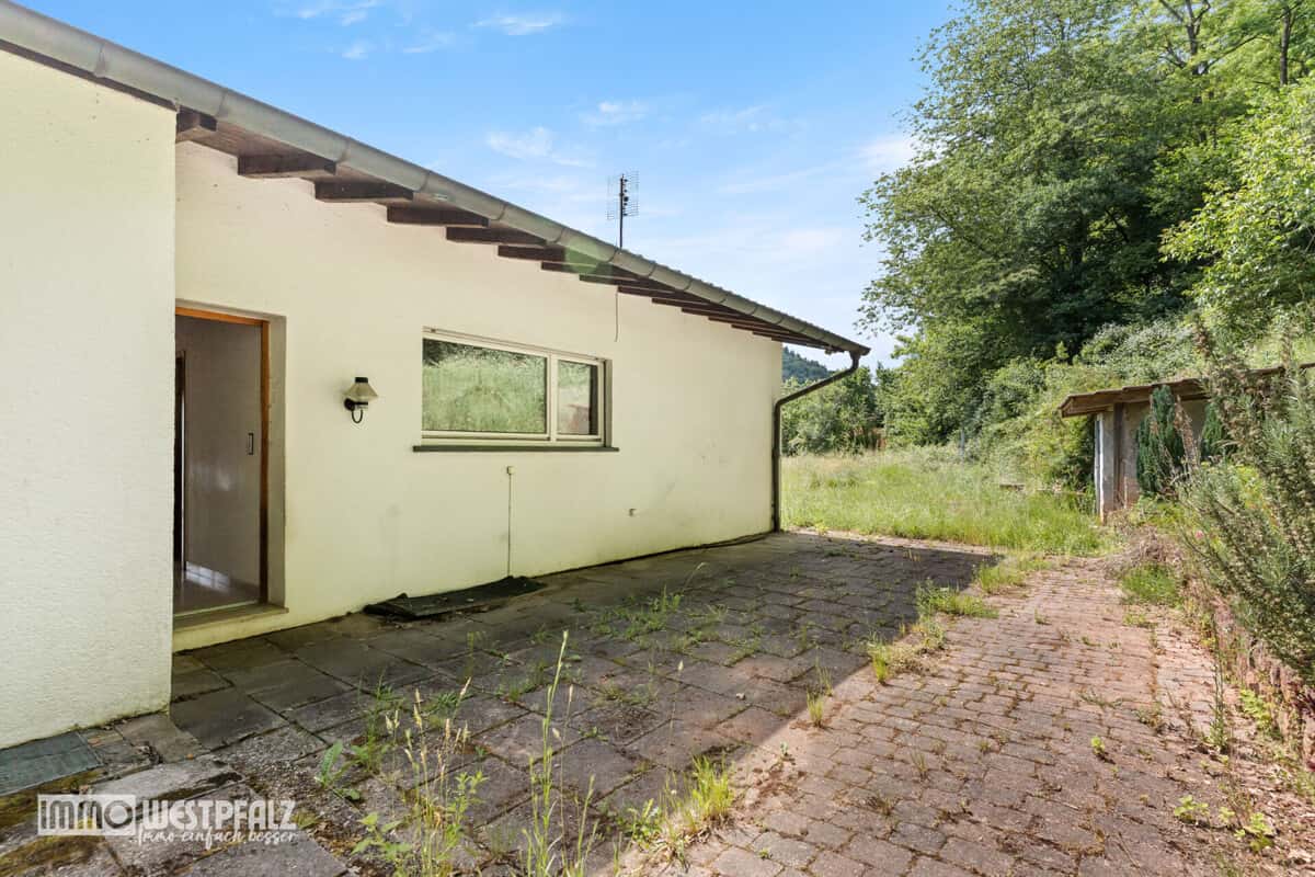 Rückseitige Terrasse