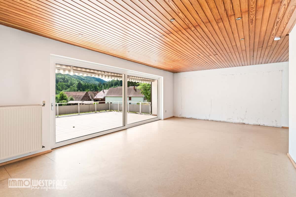Wohnzimmer mit Terrassenzugang