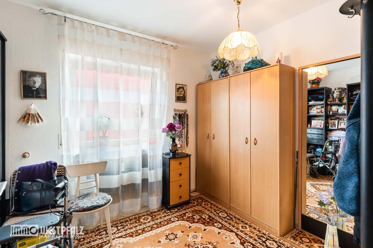 Schlafzimmer 1