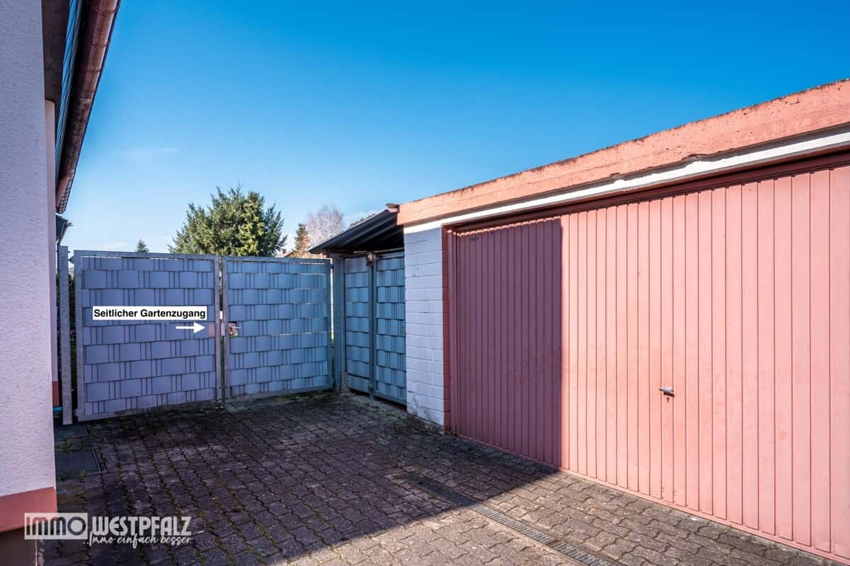 Seitlicher Gartenzugang